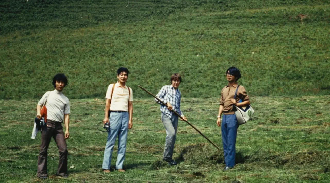 Hayao Miyazaki (rechts) zusammen mit Yoichi Kotabe (links), Isao Takahata (Zweiter von links) anlässlich ihres Recherchebesuchs in Maienfeld. Quelle: Junzo Nakajima